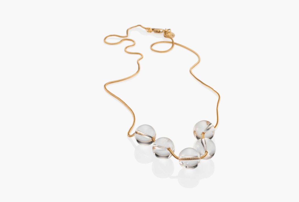 Necklace <em>limpide</em>. Gold with rock crystal.