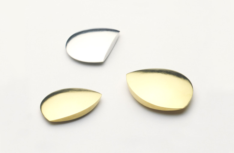 Broschen Calders. Gold 900, Silber 925, Unikate signiert. MJC Winner 2010.