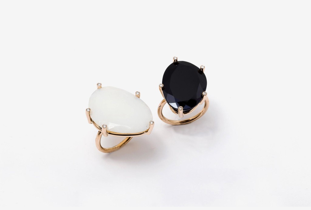 Ringe <em>Snowflake</em>. Roségold 750, Brillanten. Weißer Opal, ca. 2240 Euro. Onyx, ca. 2150 Euro