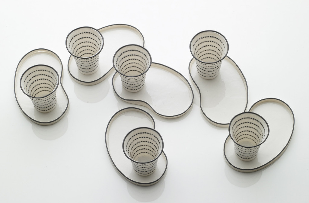 Gefäße <em>Lilien</em>. Porzellan.