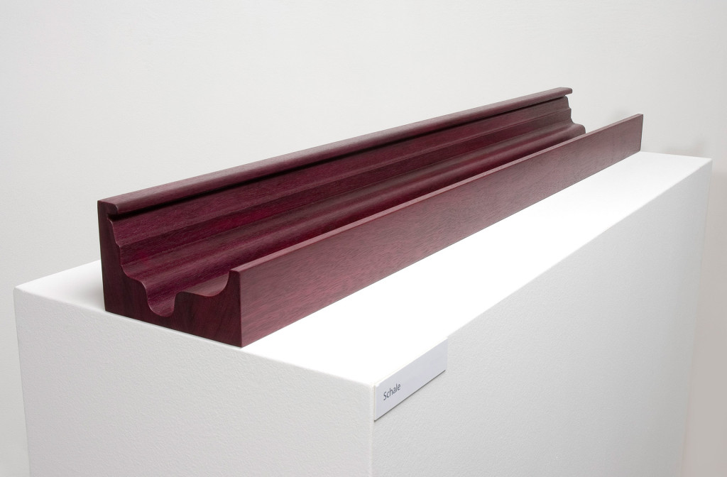 <em>Schale für Ideen</em>. Unikat. Amarantholz, gefräst, verleimt, geölt. Foto Brigitte Lerho.