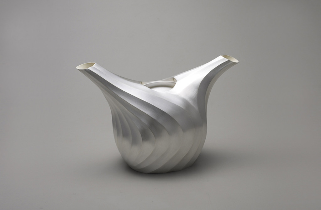 Kanne <em>Sharing</em>. Messing, Silber plattiert, 14,5 x 21,5 x 11 cm