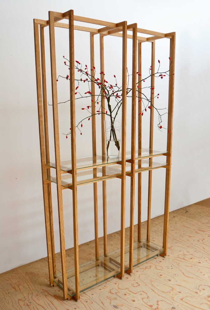 Display case <em>breder</em>.