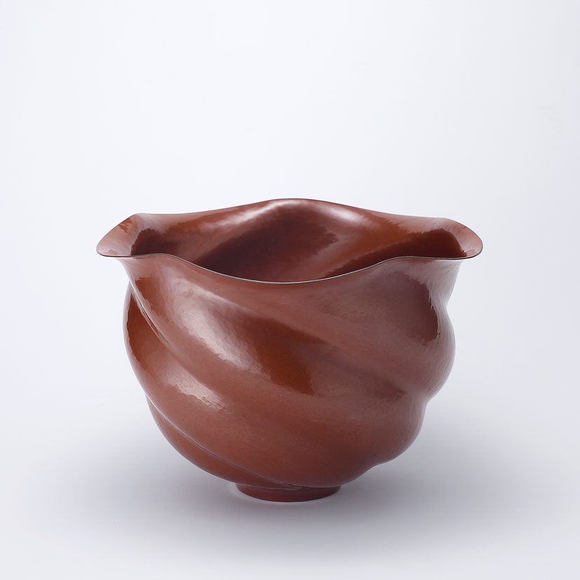 <em>Wirbelgefäß XII</em>. Patiniertes Kupfer, 25 x 24 x 18 cm.