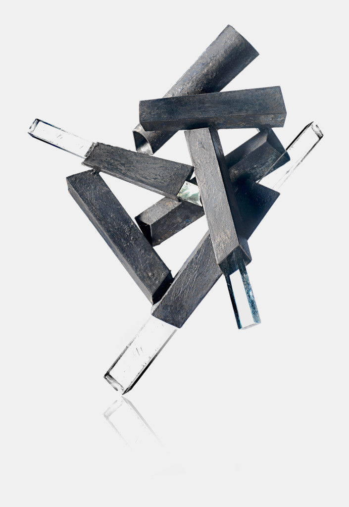 Annamaria Zanella, Brosche <em>Cristalli</em>, 2010, Silber, Glasscherben, Niello, Gold. 100 x 30 x 20 mm. Photo G. Rustichelli.