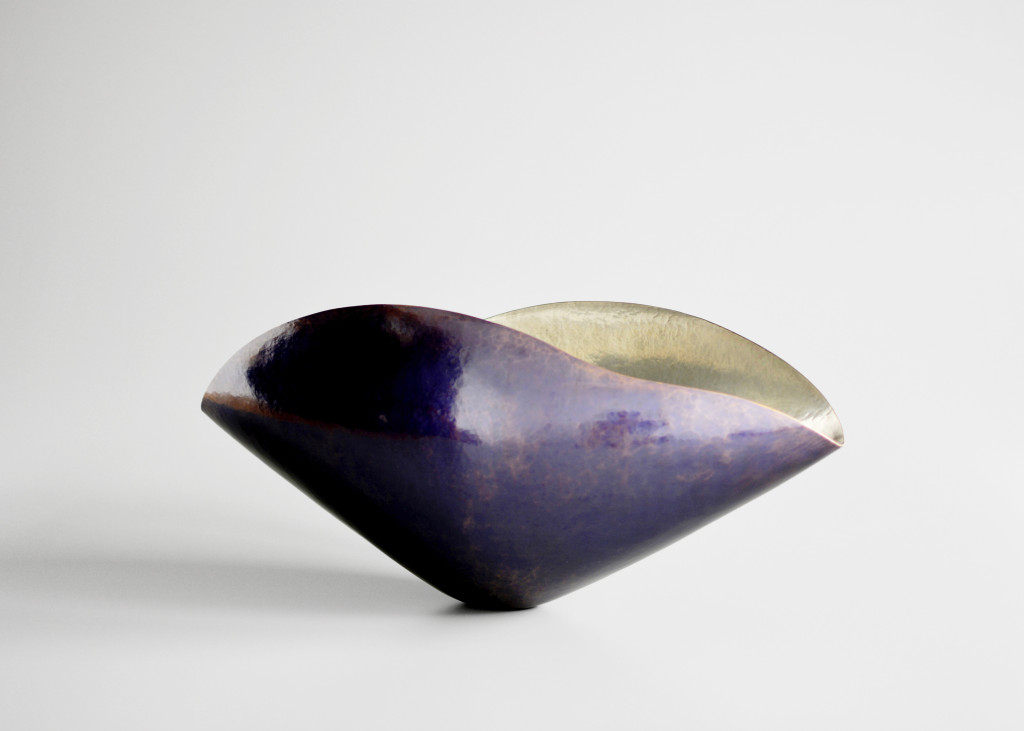 Ryota Nishikata, <em>Nightfall #2</em>, 2013. Copper, patina, 53 × 20,5 × 24 cm.