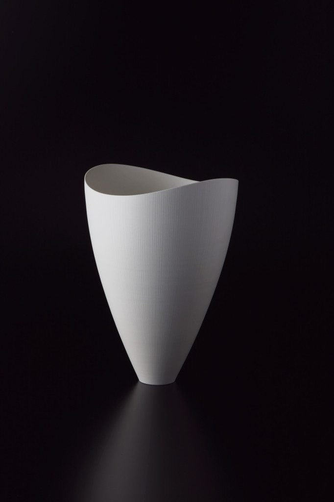 Yoshinori Ohno, <em> Shunmei</em>, 2014. Porcelain, matte glaze.