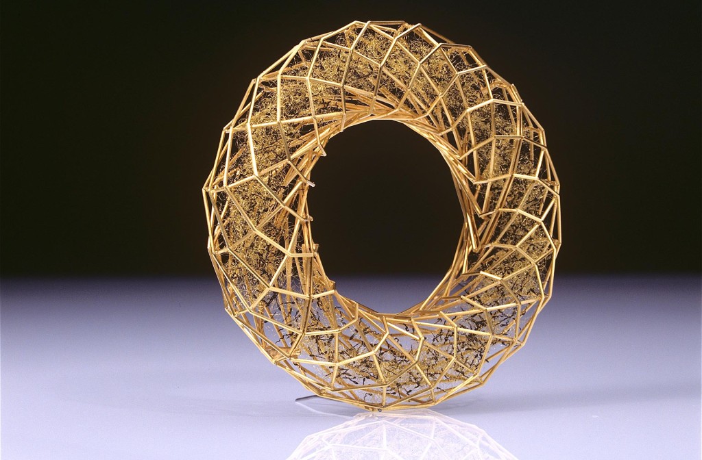 Bangle, 2011. 18 kt gold, enamel.