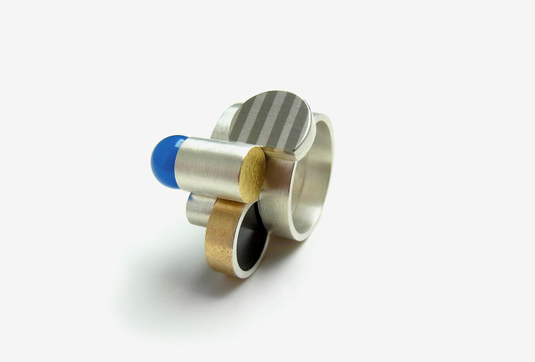 AUS-DREI-MACH-(D)EINS