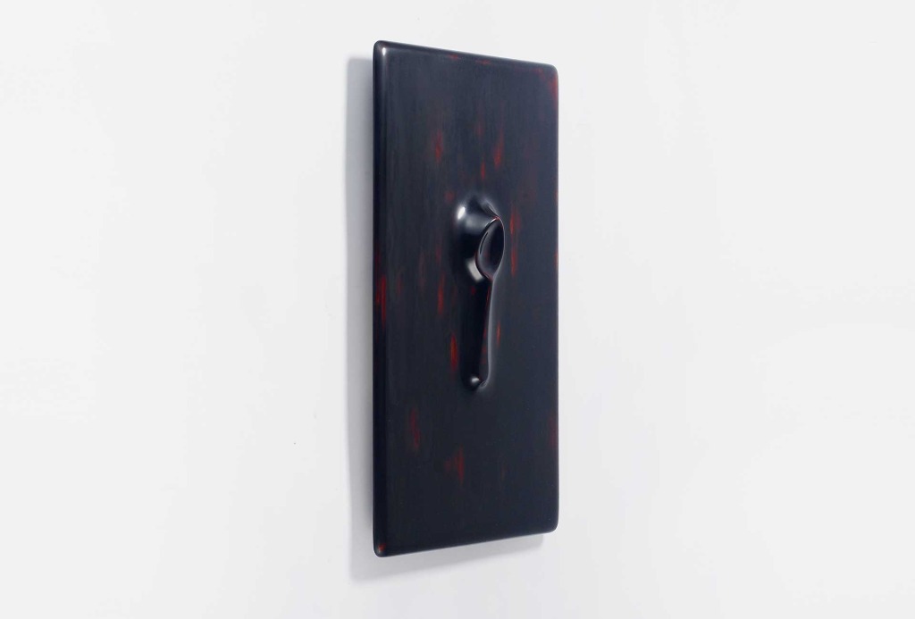 Tafelgeschirr <em>Concealed.</em> (verborgen), 2014. Holz, Metall.