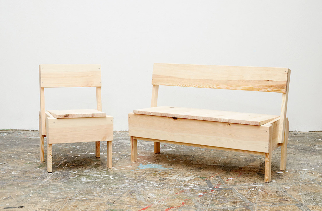 Kinderbank und Stuhl. Foto Verena Brüning.