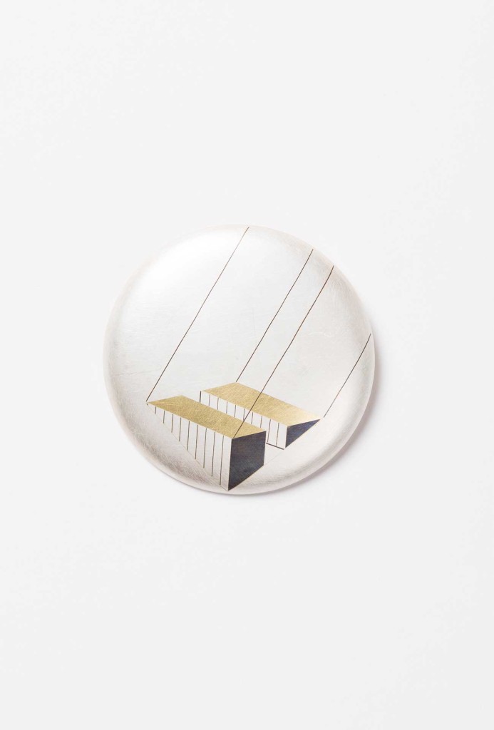 Fritz Maierhofer, brooch <em>Metallzeichnung</em> (metal drawing), 1977. Silver, yellow and white gold. Photo MAK/Nathan Murrell.