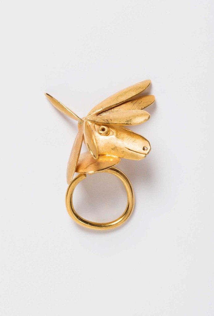 Manfred Bischoff, ring <em>Spanish Chimera</em>, 2000–2009. Gold. Photo MAK/Nathan Murrell.