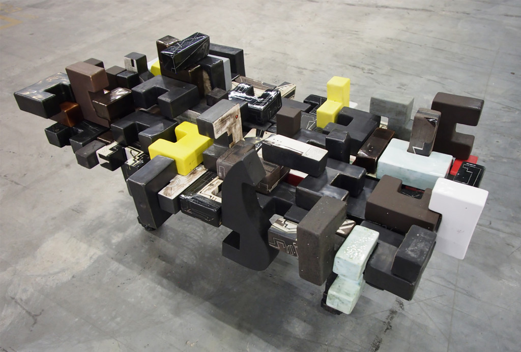 Imiso Ceramics, Tisch <em>Docks Table Black</em>, 2013. Courtesy Southern Guild and Imiso