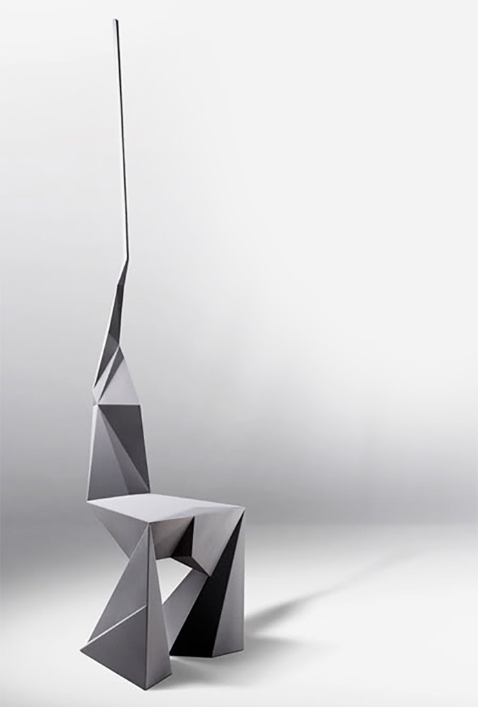 Kossi Aguessy, <em>Useless Stool</em>, 2008. Foto Masaki Okumura