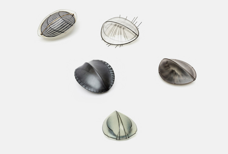 Baumgaertner-Broschen