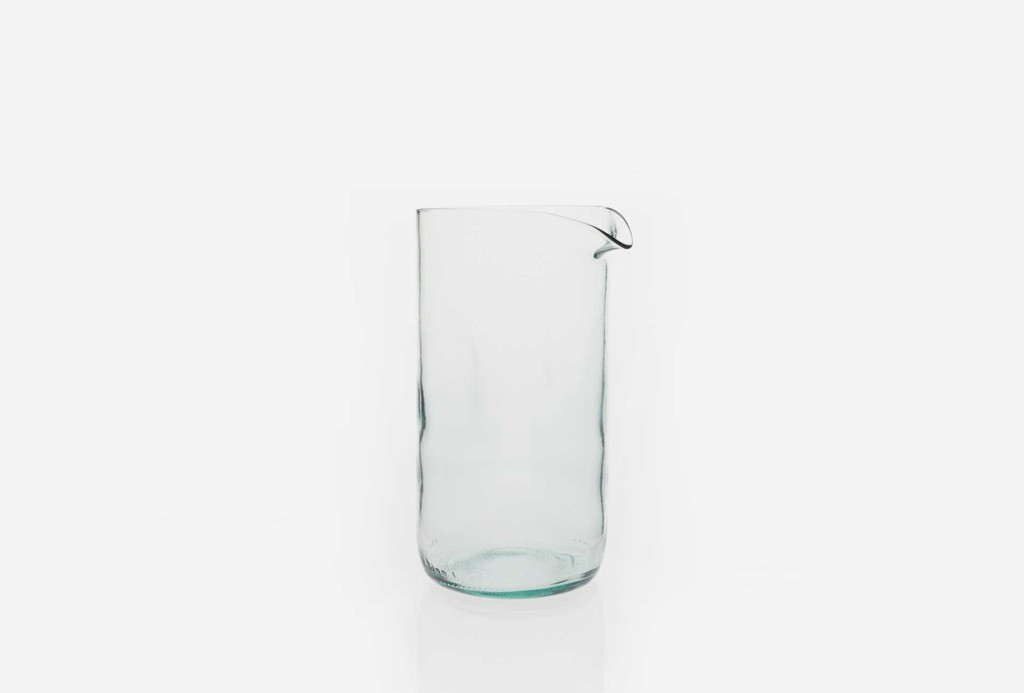 Kanne. Glas, H 19 × Ø 9,5 cm.
