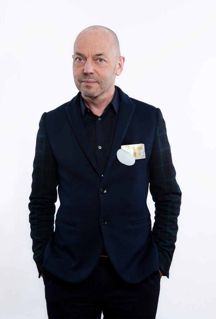 Amandus Sattler with brooch by Maria-Rosa Franzin. Isabella Hund gallery. Photo Miriam Künzli for Art Aurea.