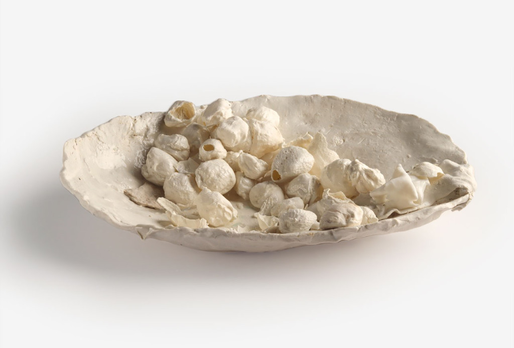 Bowl, 2014. Porcelain, ⦰ 40 cm, Photo F. Rosenstiel.