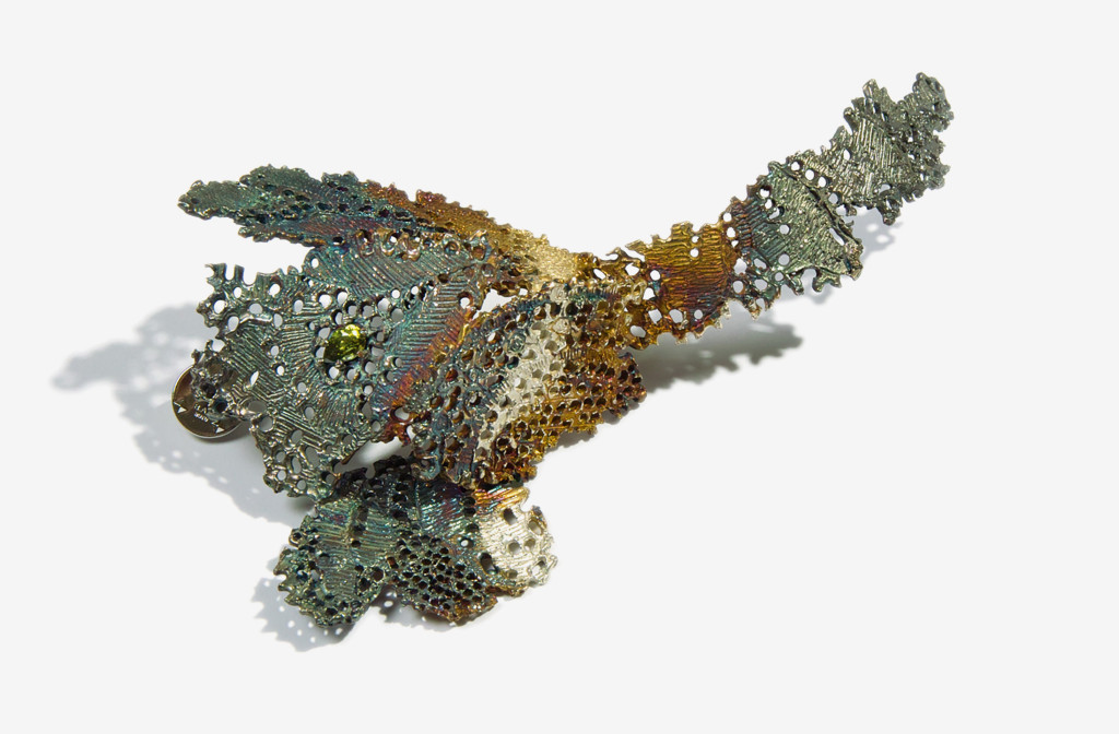 Brosche <em> Nocturne in 925 </em> (Nokturne in 925). Oxidiertes Silber