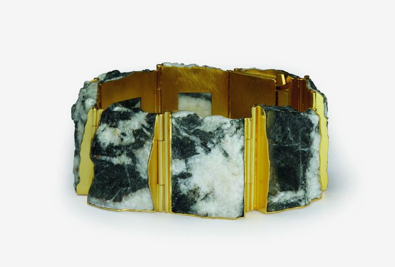 Armband_2010_Au750_Dolomit_180x28mm_rund_freig_S