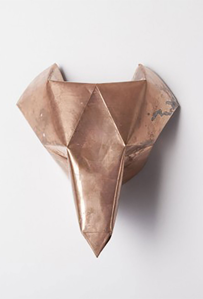 Juliane Noack, Maske aus der Wandinstallation <em>24</em>, 2014. Kupfer. Foto Matthias Behne