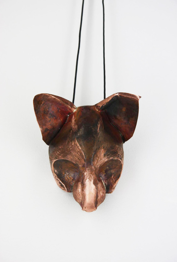 Juliane Noack, Halsschmuck <em>Vuchs</em>, 2014.  Kupfer. Foto Matthias Behne