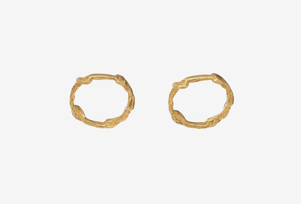 <em>Wild</em> wedding rings. Gold