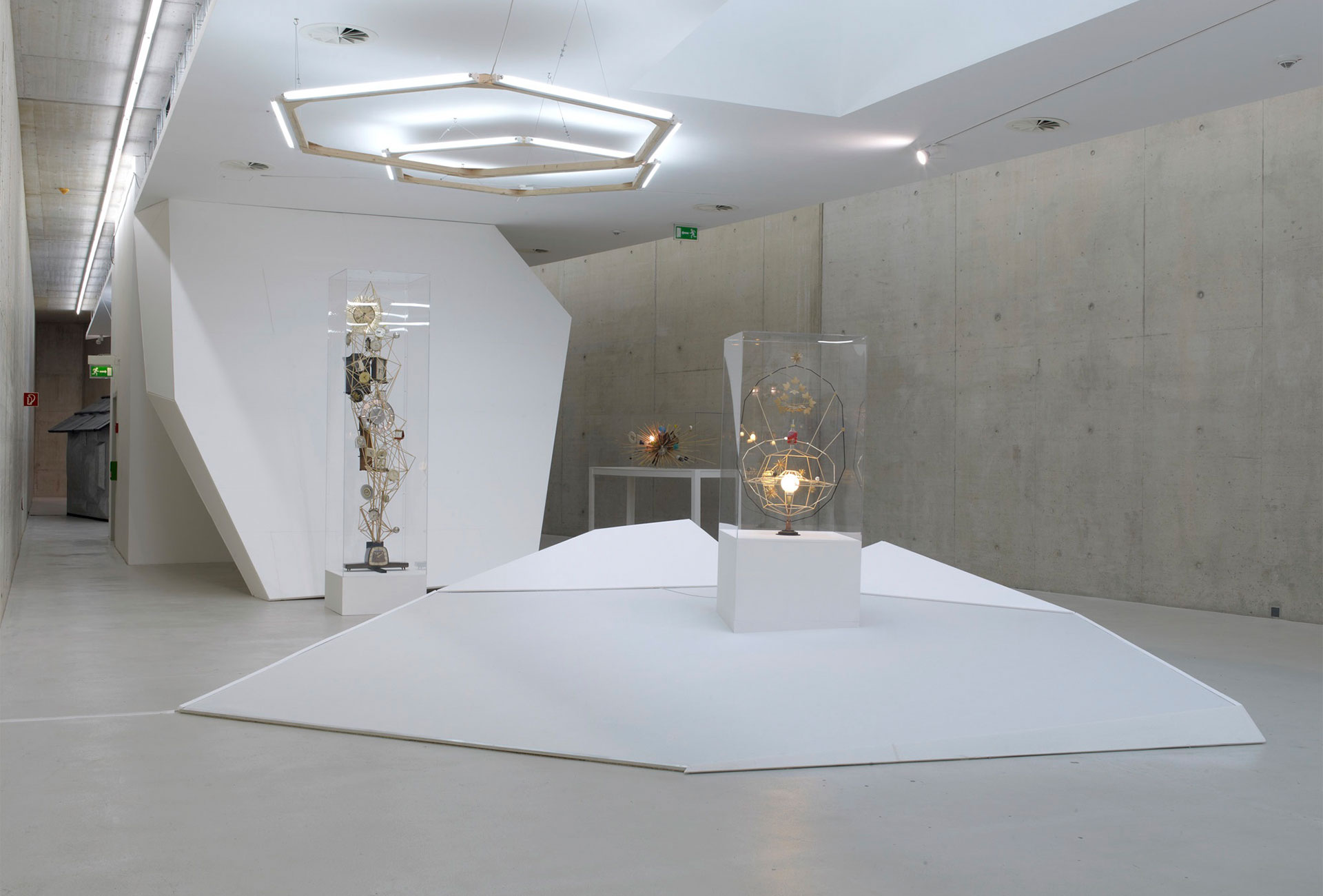 Björn Dahlem Die Theorie des Himmels I - Die Milchstraße, 2010. Installationsansicht KIT, Kunst im Tunnel, Düsseldorf. Foto Ivo Faber