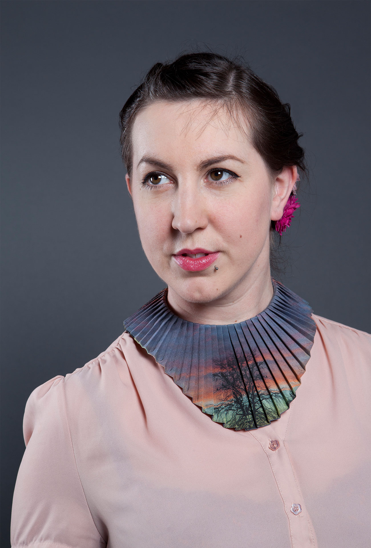 Hayley Beckley mit Collier