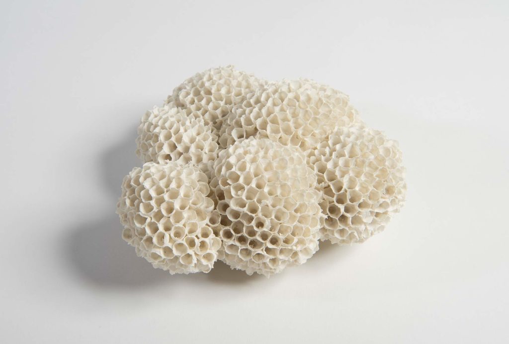 Object <em>fractal</em>. Porcelain, 18x17x8 cm. Photo Doris Leuschner.
