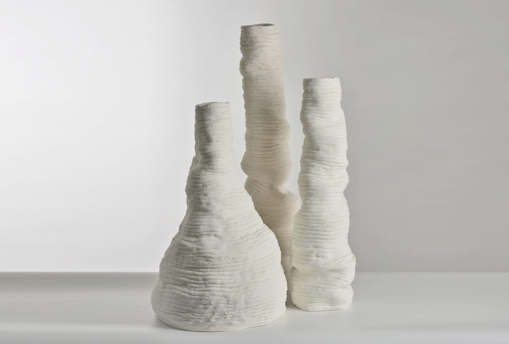 <em>under the sea</em>, group. Porcelain, Ø 8–25cm, H 48–58cm. Photo Klaus Ditté.