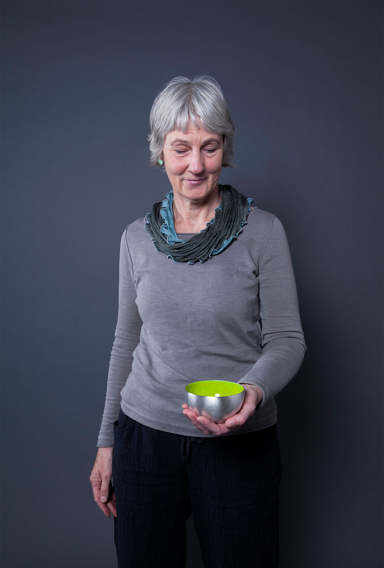 Susanne Goldbach mit Silberschale