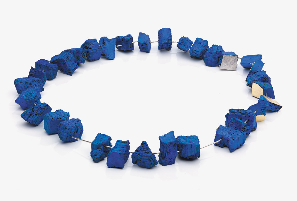 Annamaria Zannella, <em>Beyond the Blue</em> neckpiece, 2015. Wood, silver, gold, lapis powder, acrylic, 2 × 60 × 55 cm