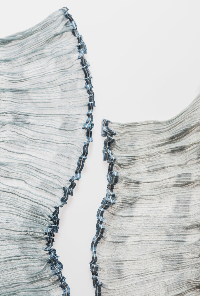 Gewebe. Seide, Wollcrêpe, Kupfer, 30 x 200 cm. Foto Heiko Preller