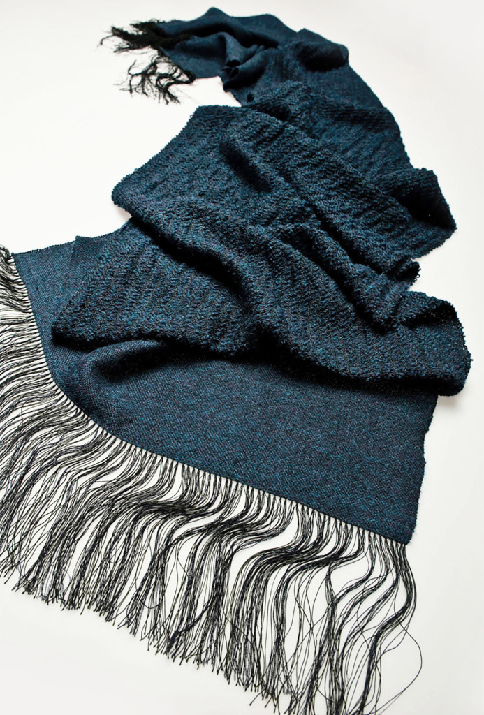 Stola. Kaschmir, Seide, Elastan, Bindungskombination handgewebt, 60 x 200 cm. Foto Heiko Preller
