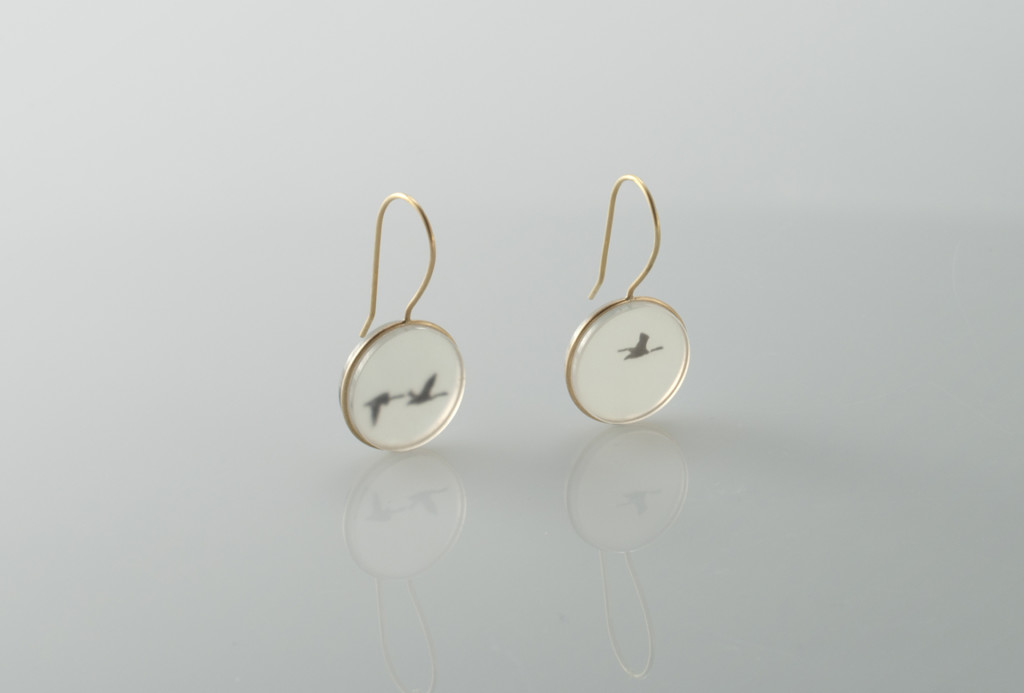 Ohrhänger <em>going south</em>. Transparenter Naturachat, Gold 750, Print