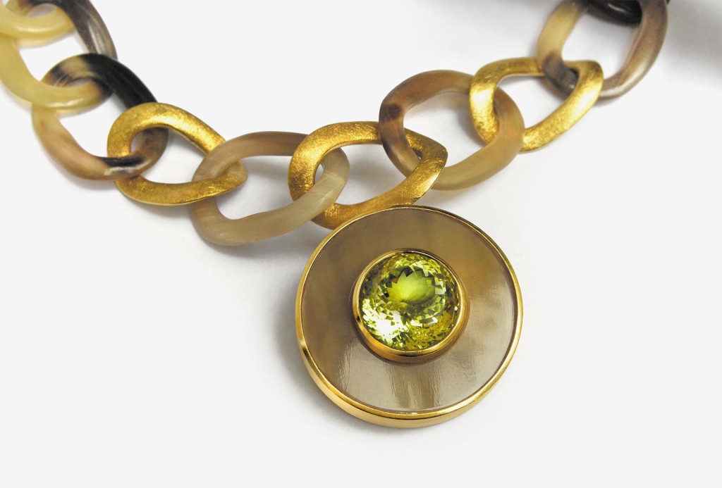 Collier von Rainer Wiencke