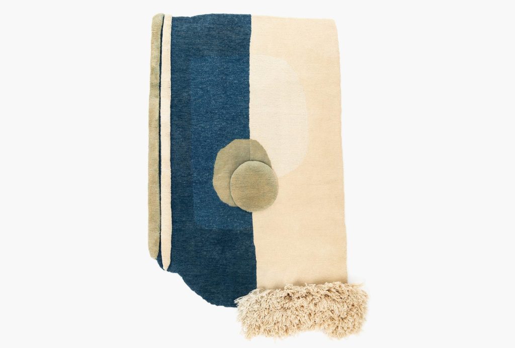 <em>Contrast</em>. 100% hand-spun, Tibetan highland wool, hand-knotted, vegetable-dyed, free-form, 80 knots / per inch square, technique mix.