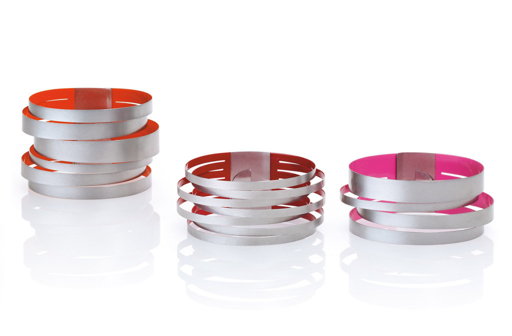 Claudia Hoppe, Armreife <em>Stripes</em>.