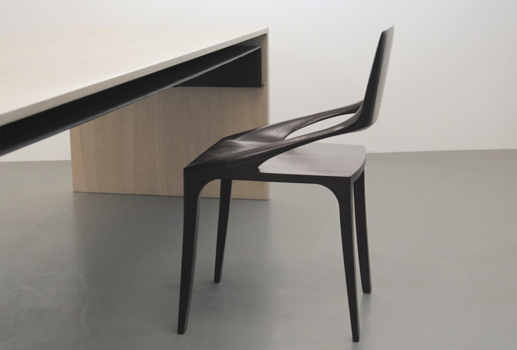 Axel Heizmann, Stuhl. Wengeholz, poliert und geölt