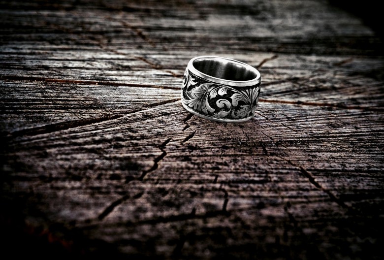 Lippmann Goldschmiede, Ring. Sterlingsilber 925, Reliefgravur