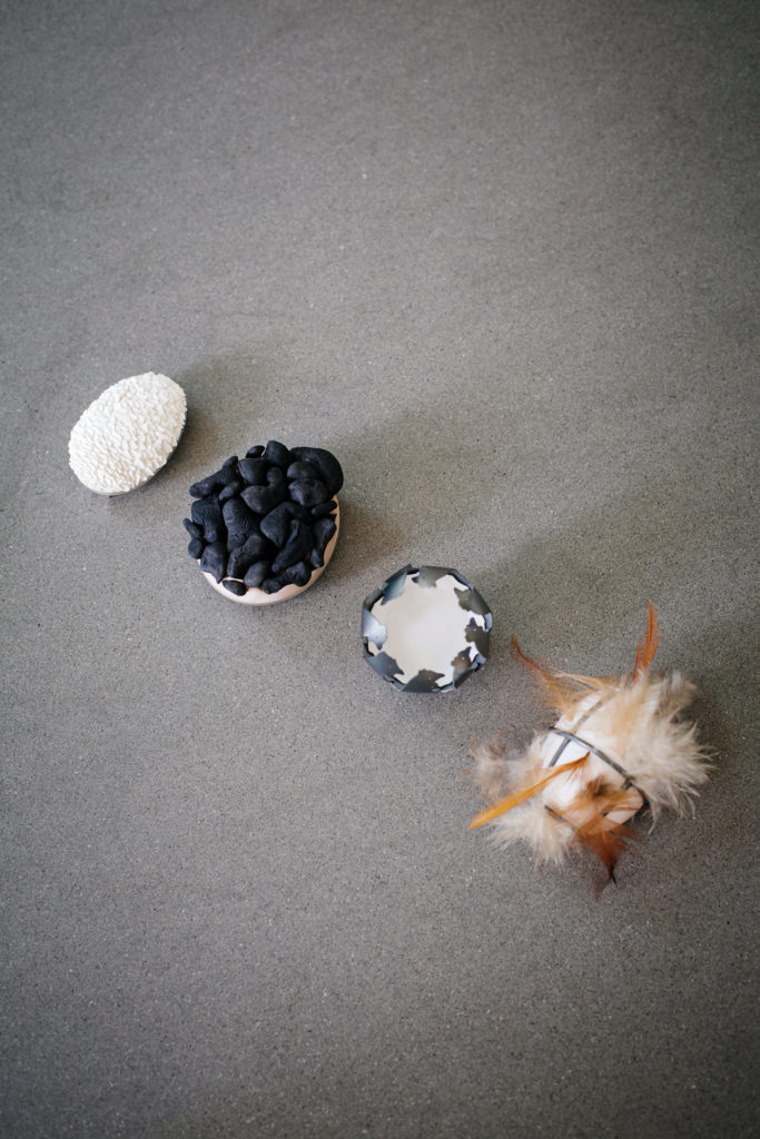 Broschenserie <em>HuhnOderEi</em>