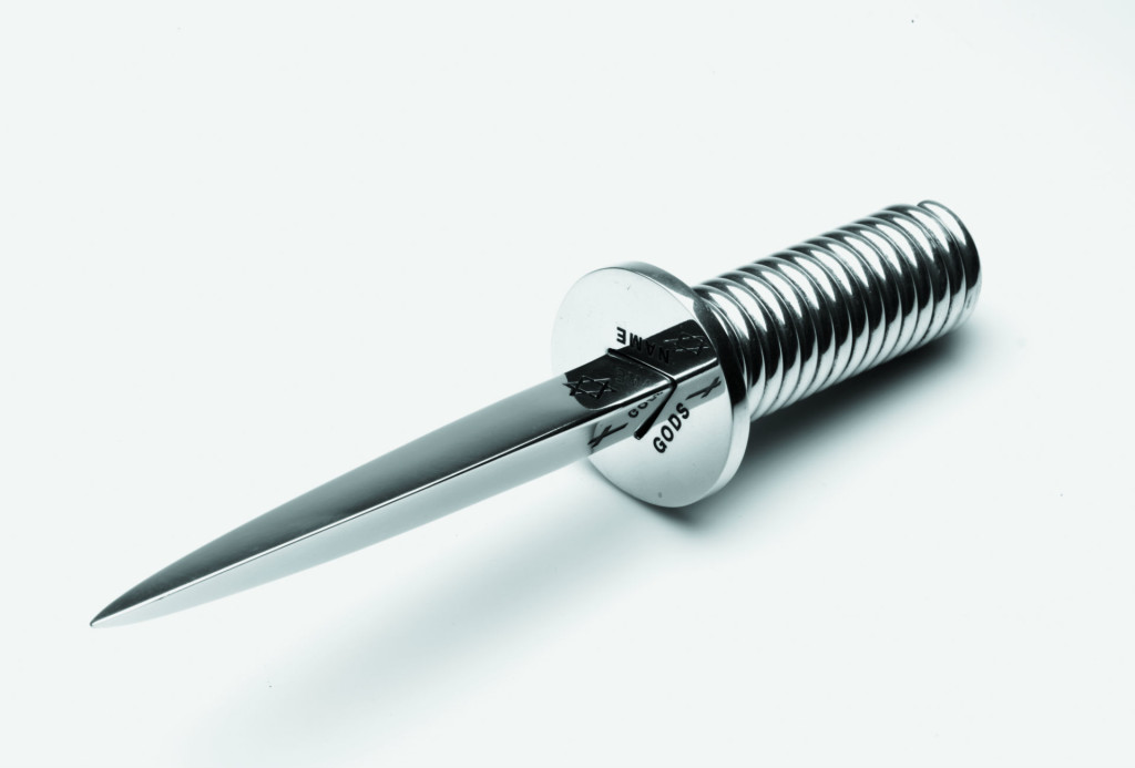 Paul Derrez, Dolch <em>In Gottes Namen</em>, 2003. Aluminium