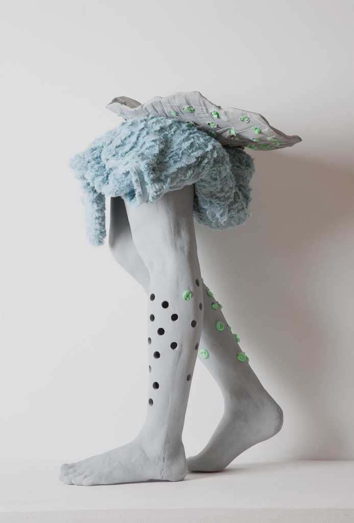 Gabrielle Wambaugh, <em>Marie Madeleine au rocher mou</em>, 2014. Keramik, 69 x 39 x 30 cm