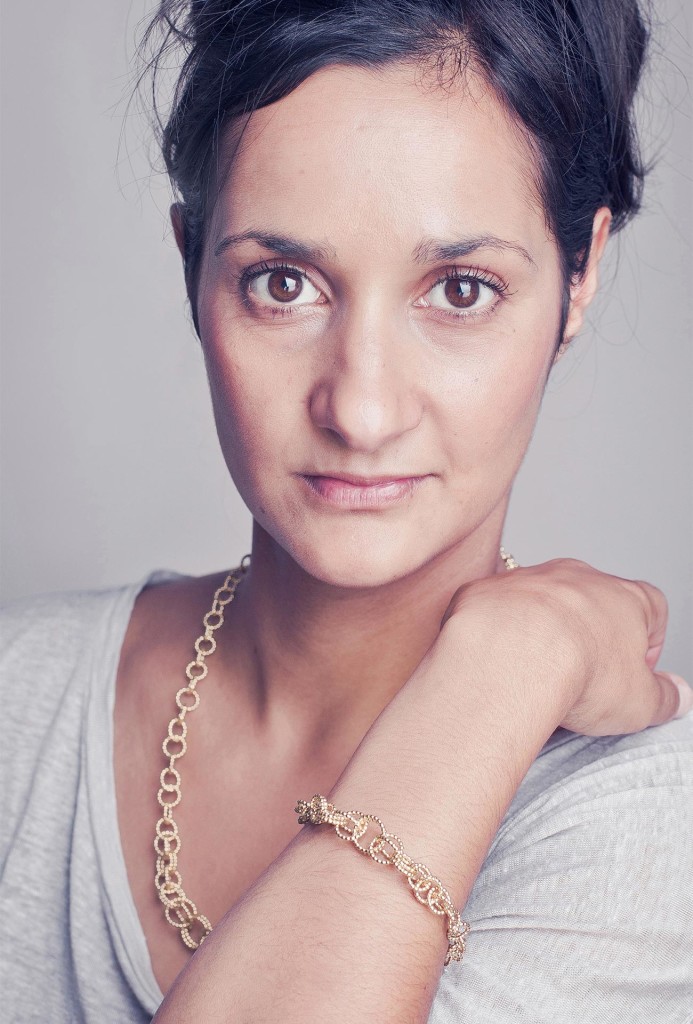 Tanja Friedrichs, Armband
<em>CLOUD49</em>, und Kette <em>
CLOUD102</em>. Gold 750.