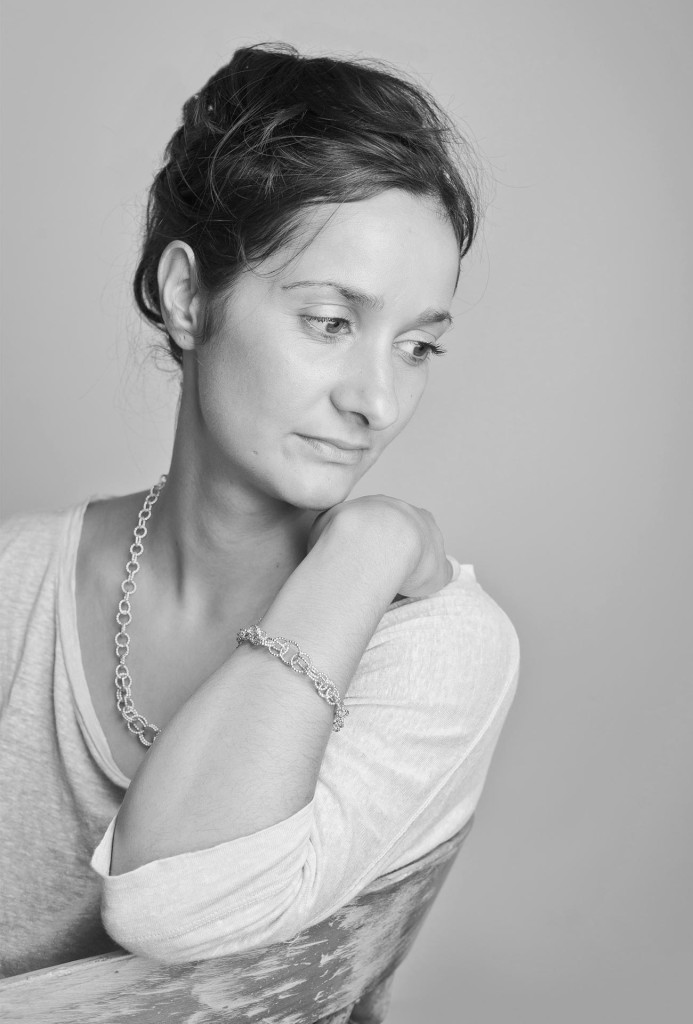 Tanja Friedrichs, Armband
<em>CLOUD49</em>, und Kette <em>CLOUD102</em>. Gold 750