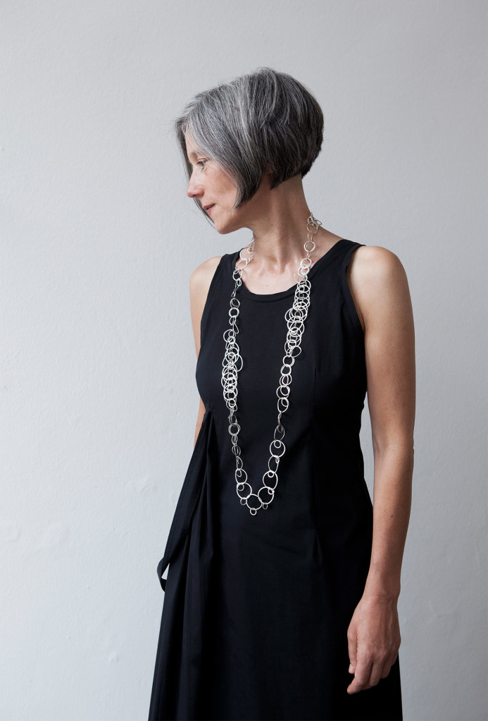 <em>pas de deux</em> necklace. 925 silver, two pieces. Photo Miriam Künzli.