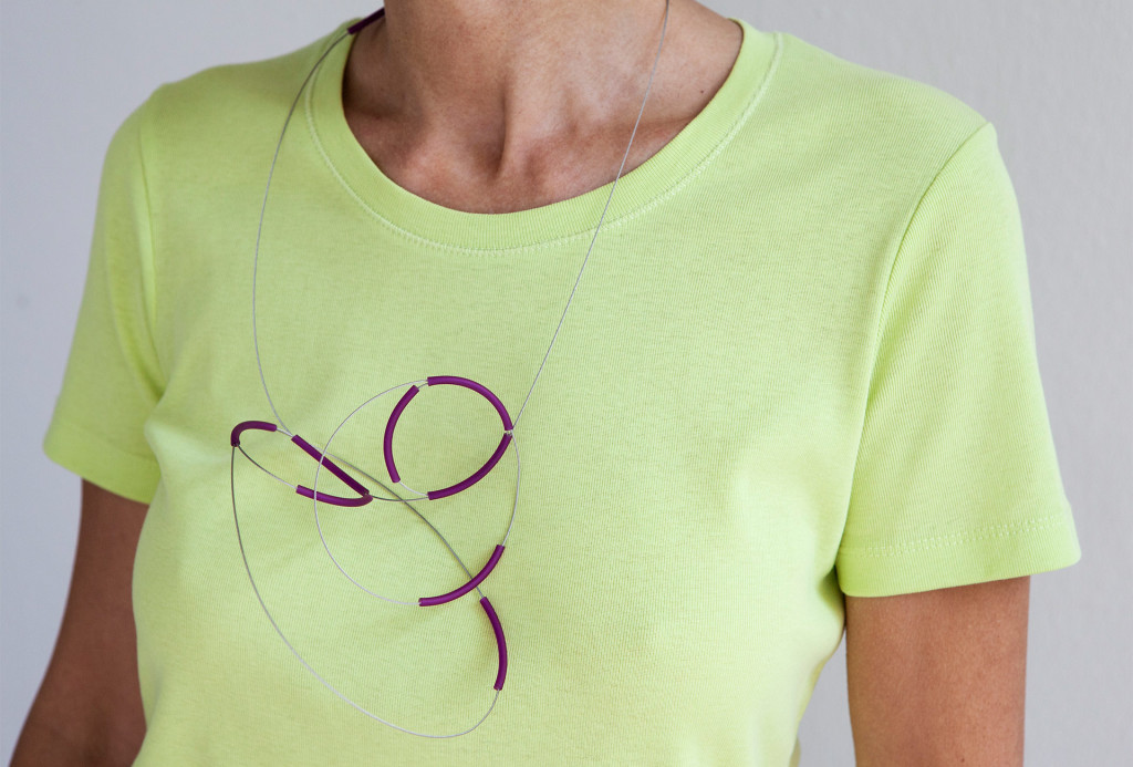 <em>linie k 2.4-9</em> necklace, changeable. PVC. Photo Miriam Künzli.