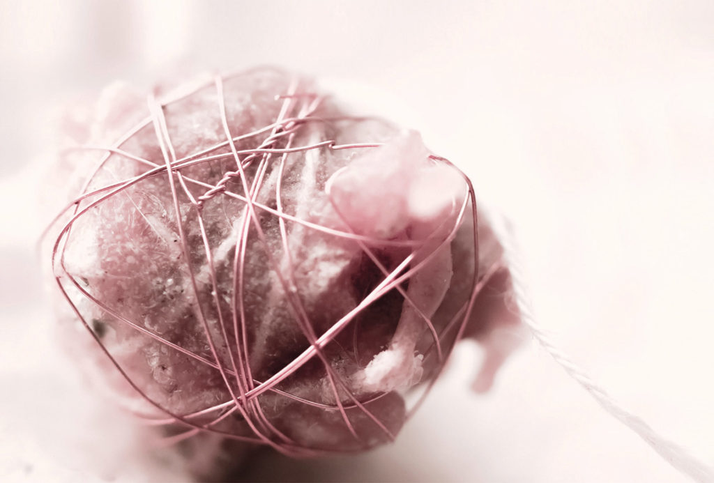 Schmuckobjekt, 2016. Teebeutelpapier